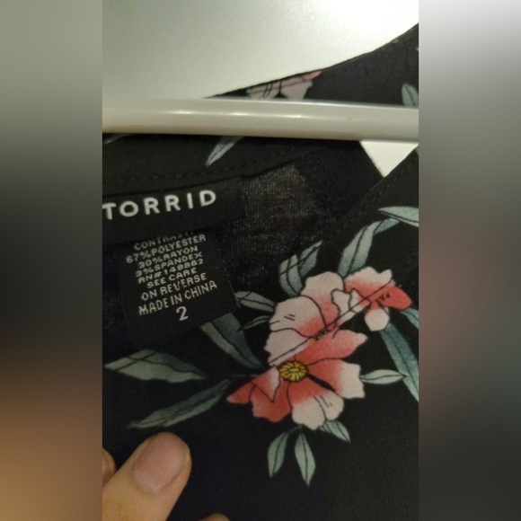 🔥Host Pick🔥 NWOT Torrid Floral Woven Knit Tank Sz 2 - Picture 4 of 8